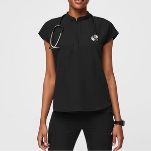 Figs Rafaela Scrub Top in Black Size Large